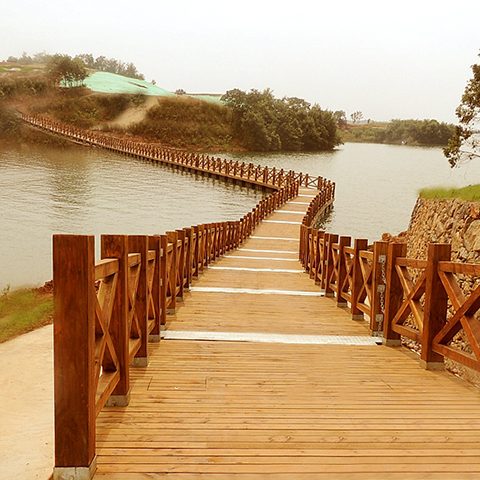 江西廬山西海中信集團高爾夫球浮橋