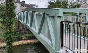 《城市人行天橋與人行地道技術規范》天橋人致振動及舒適